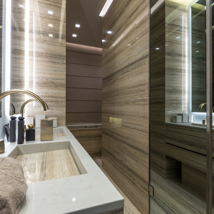 Salle de bain carrelée