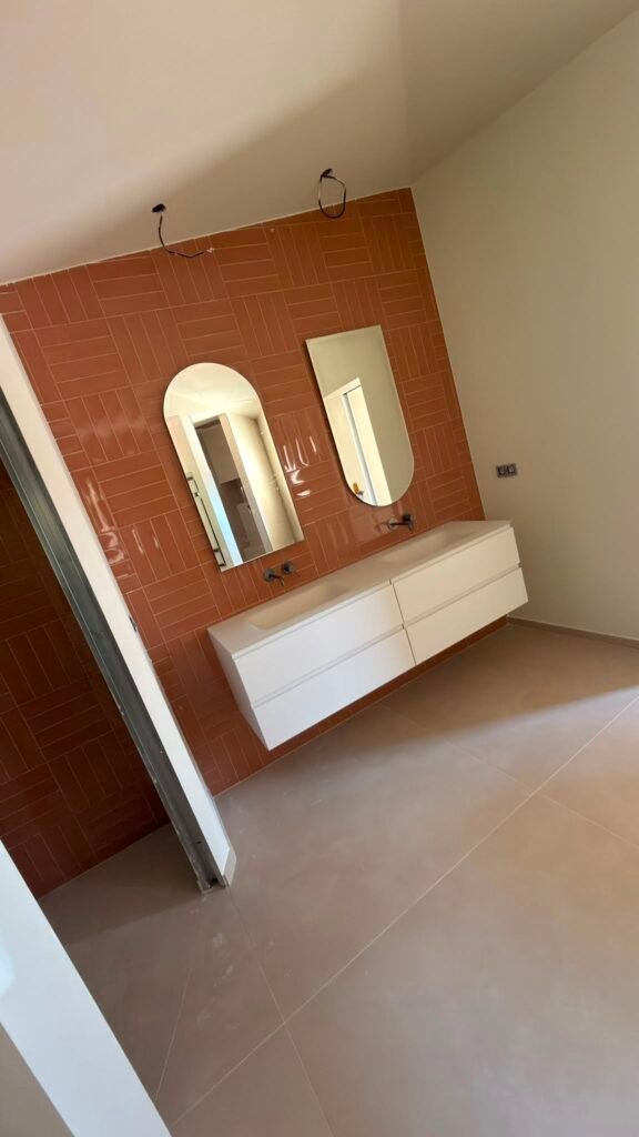 Salle de bain repeinte